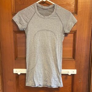 Lululemon Athletica Heather Gray Short Sleeve Tee